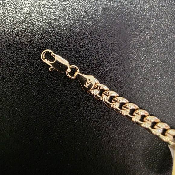 Gold Chain Necklace - Picture 2 of 3